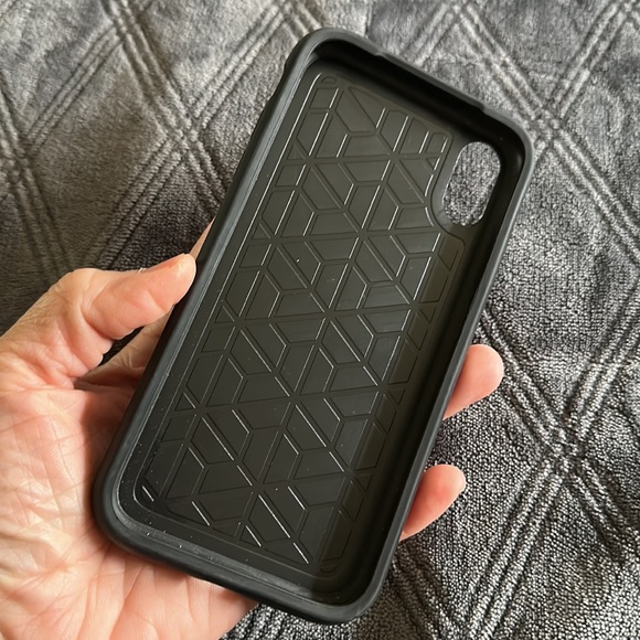 iPhone XR Case Symmetry Series. Black - Picture 5 of 16